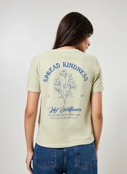 camiseta verde estonada kindness camiseta verde estonada kindness