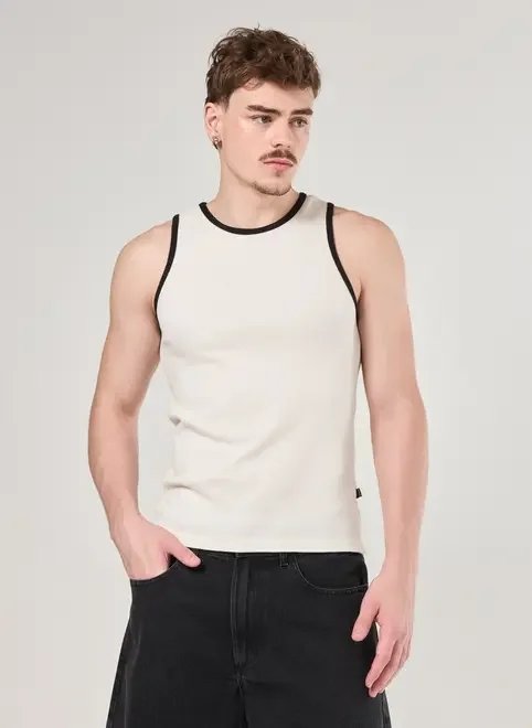 regata em ribana detalhes contrastantes regata em ribana detalhes contrastantes