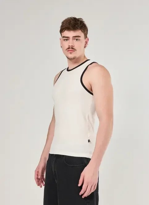 regata em ribana detalhes contrastantes regata em ribana detalhes contrastantes