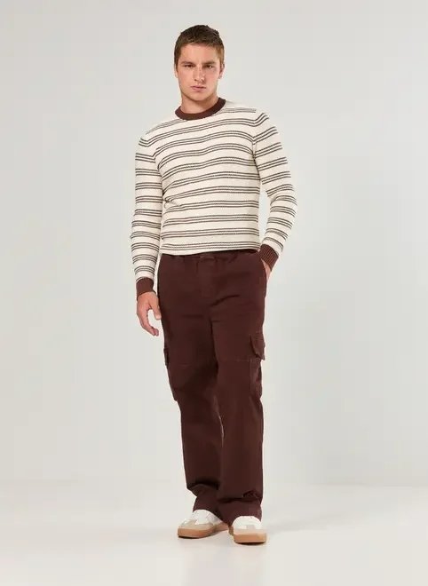 calça cargo reta em sarja calça cargo reta em sarja