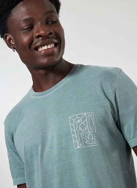 camiseta estonada verde água camiseta estonada verde água