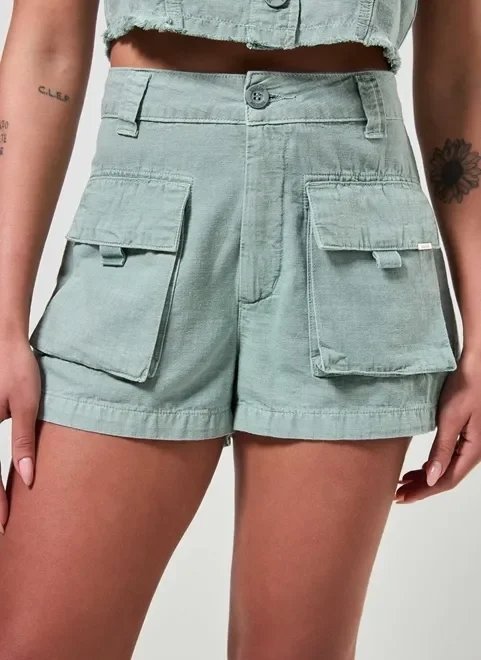 short mom cargo em sarja short mom cargo em sarja