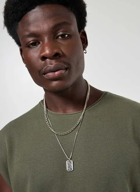 corrente e colar com pingente corrente e colar com pingente