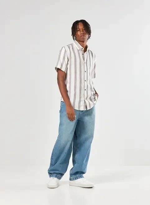 calça baggy jeans com chaveiro calça baggy jeans com chaveiro