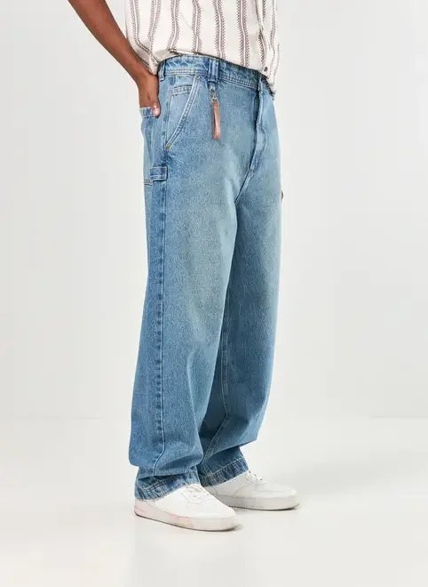 calça baggy jeans com chaveiro calça baggy jeans com chaveiro