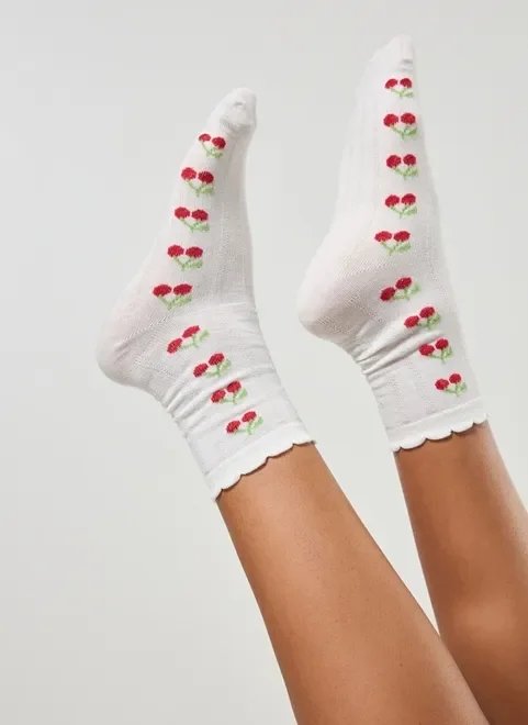 meia off-white cerejas meia off-white cerejas