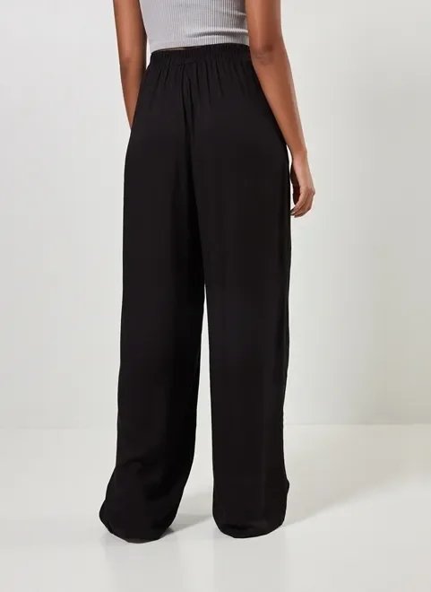 calça pantalona em tecido preto calça pantalona em tecido preto