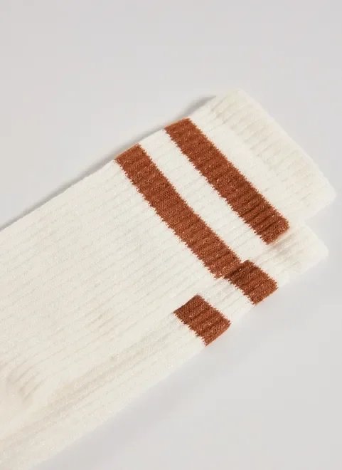 meia off-white com listras marrom meia off-white com listras marrom