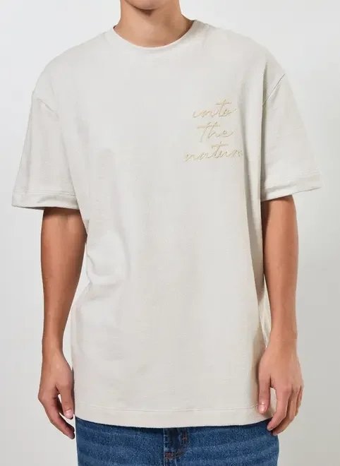 camiseta box atoalhada com bordado camiseta box atoalhada com bordado