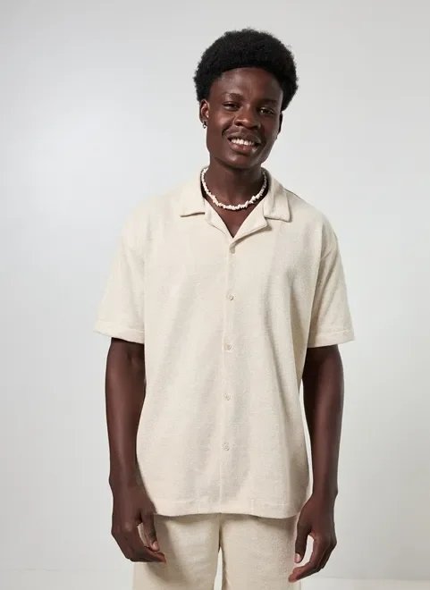 camisa clara atoalhada camisa clara atoalhada