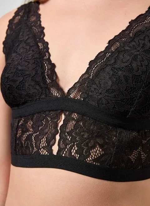 top de renda com detalhe nas costas top de renda com detalhe nas costas