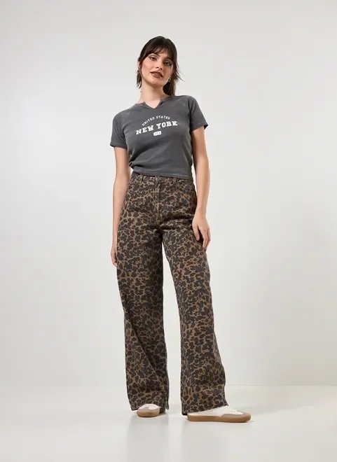 calça wide leg em sarja oncinha calça wide leg em sarja oncinha