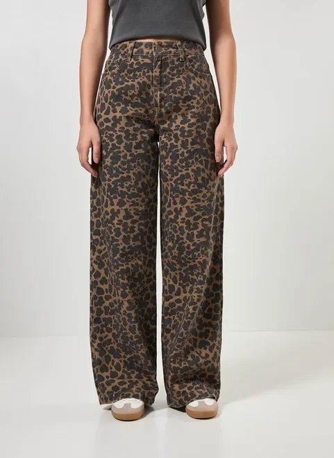 calça wide leg em sarja oncinha calça wide leg em sarja oncinha