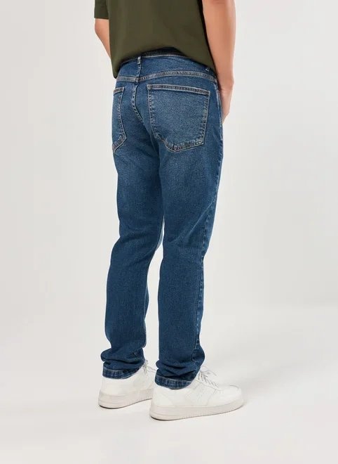 calça slim em jeans escuro calça slim em jeans escuro