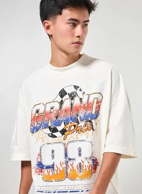 camiseta oversized em malhão racing camiseta oversized em malhão racing