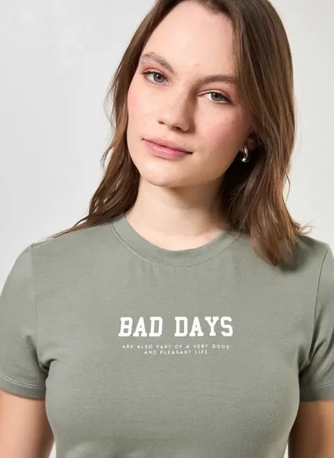 blusa mini tee verde bad days blusa mini tee verde bad days