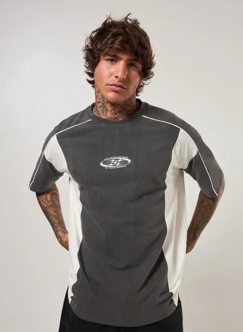 camiseta preta box estonada detalhes off-white camiseta preta box estonada detalhes off-white