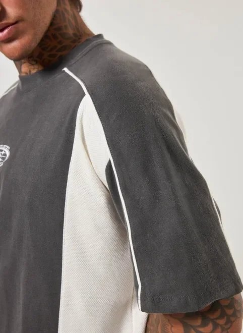 camiseta preta box estonada detalhes off-white camiseta preta box estonada detalhes off-white
