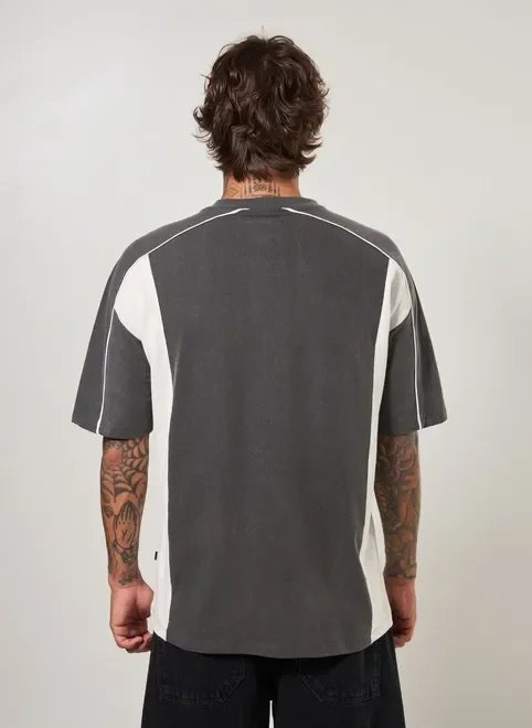 camiseta preta box estonada detalhes off-white camiseta preta box estonada detalhes off-white