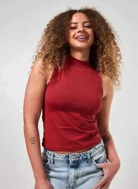 regata com golinha em poliamida regata com golinha em poliamida