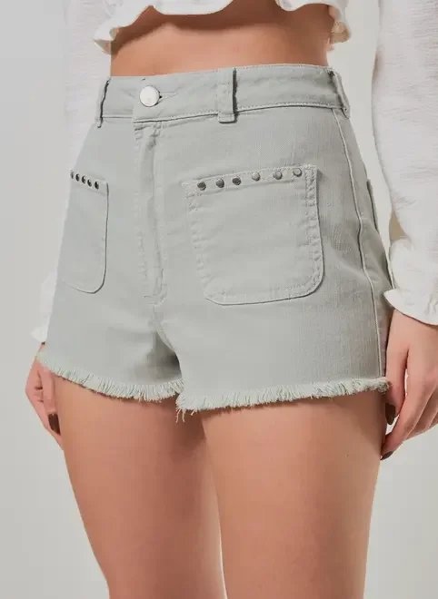 short em sarja verde seco tachas short em sarja verde seco tachas