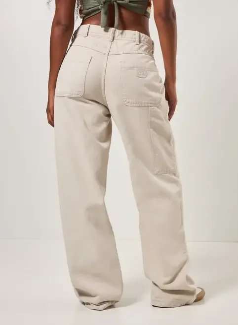 calça wide leg em sarja gelo calça wide leg em sarja gelo