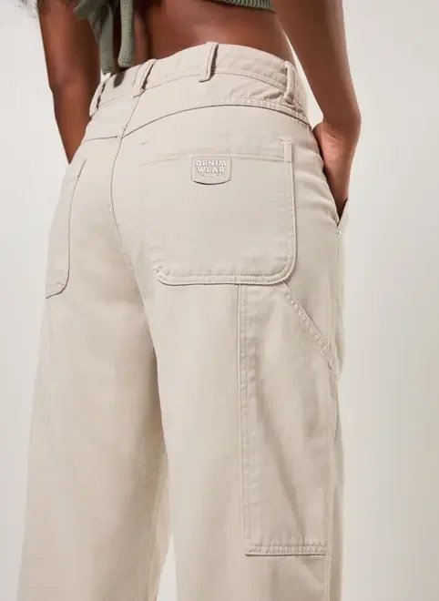 calça wide leg em sarja gelo calça wide leg em sarja gelo