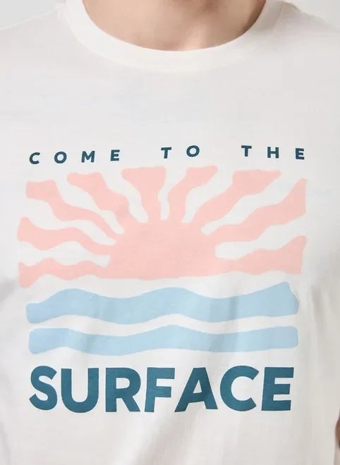 camiseta off-white estampa pôr do sol camiseta off-white estampa pôr do sol