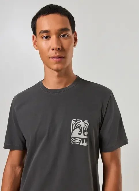 camiseta preta estonada praia camiseta preta estonada praia