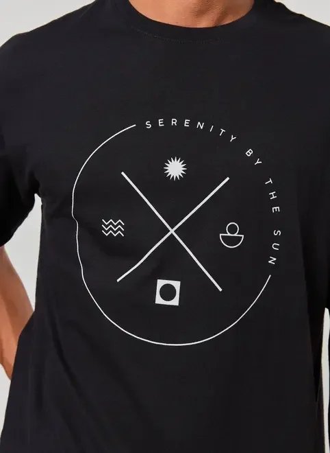 camiseta preta elementos brancos camiseta preta elementos brancos