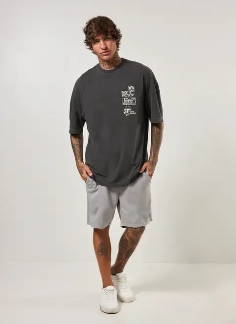camiseta preta estonada oversized mística camiseta preta estonada oversized mística