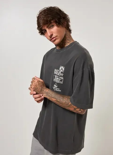 camiseta preta estonada oversized mística camiseta preta estonada oversized mística