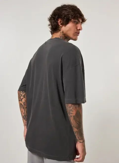 camiseta preta estonada oversized mística camiseta preta estonada oversized mística