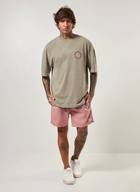 camiseta oversized malhão estonado estampa costas camiseta oversized malhão estonado estampa costas