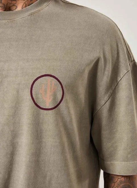 camiseta oversized malhão estonado estampa costas camiseta oversized malhão estonado estampa costas