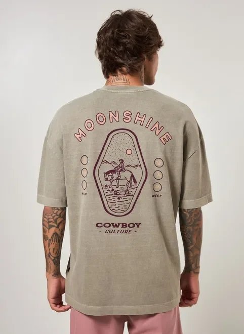 camiseta oversized malhão estonado estampa costas camiseta oversized malhão estonado estampa costas