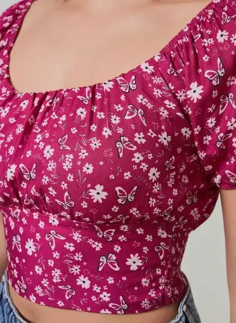 cropped romântico rosa estampado cropped romântico rosa estampado