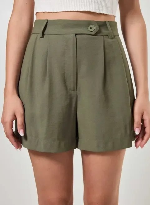 short verde militar cós deslocado short verde militar cós deslocado