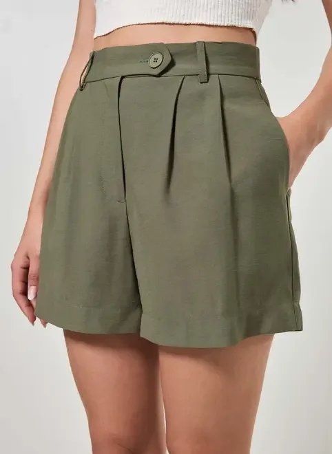 short verde militar cós deslocado short verde militar cós deslocado