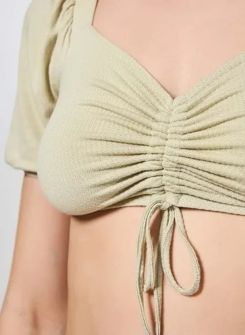 blusa cropped com franzido manga bufante blusa cropped com franzido manga bufante