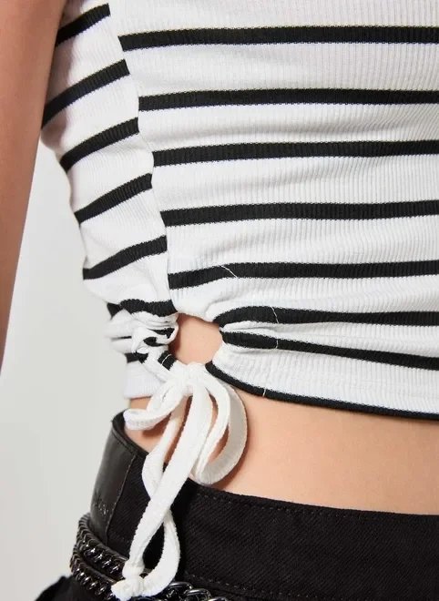 blusa listrada com amarração blusa listrada com amarração