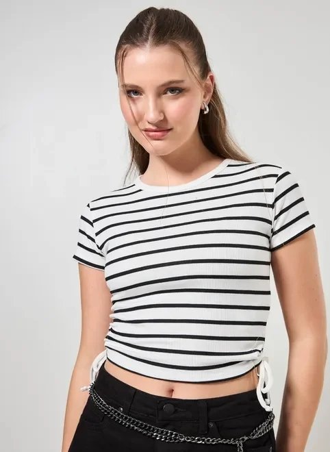 blusa listrada com amarração blusa listrada com amarração