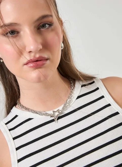 colar triplo de correntes com estrela colar triplo de correntes com estrela