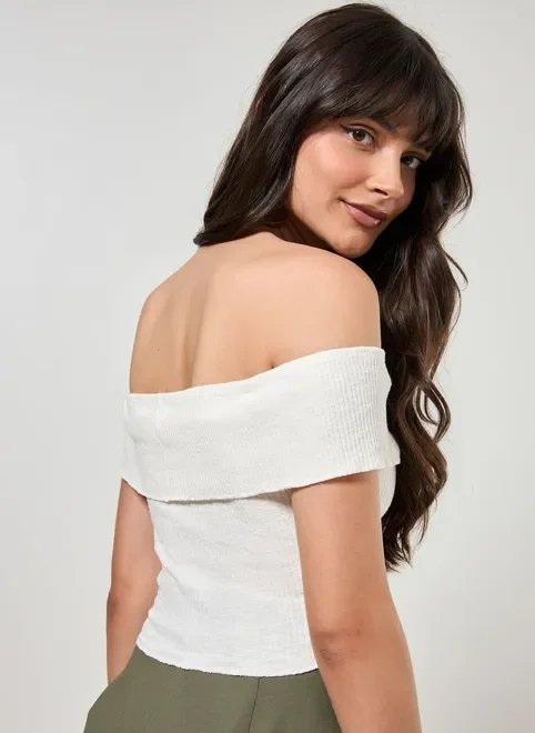 cropped off-white ombro a ombro canelado cropped off-white ombro a ombro canelado