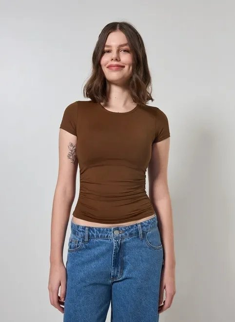 blusa de manga curta em poliamida blusa de manga curta em poliamida
