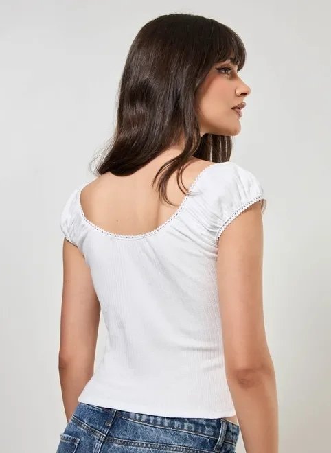 blusa off-white manguinha bufante blusa off-white manguinha bufante