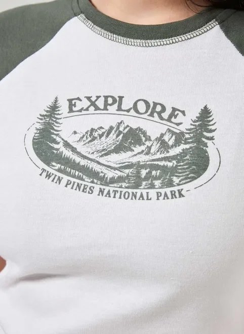 blusa mini tee raglan com verde militar blusa mini tee raglan com verde militar