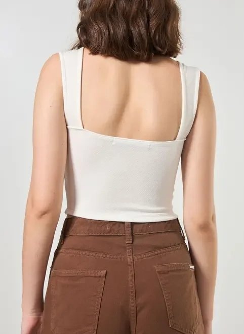 blusa cropped decote costas off-white blusa cropped decote costas off-white