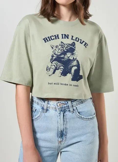 camiseta cropped verde gatinhos camiseta cropped verde gatinhos