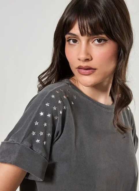 camiseta cropped estonada com tachinhas camiseta cropped estonada com tachinhas